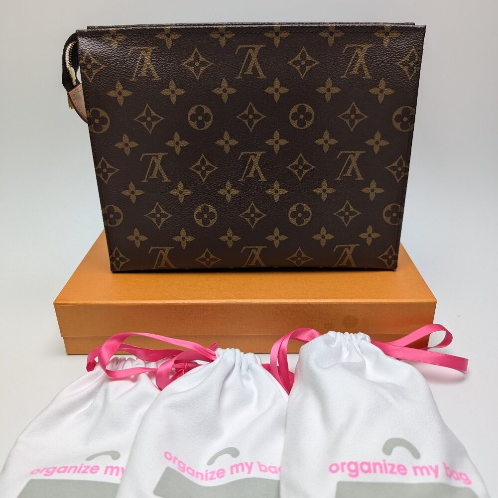 PRE OWNED LOUIS VUITTON TOILETRY 26 MONOGRAM EXCELLENT CONDITION